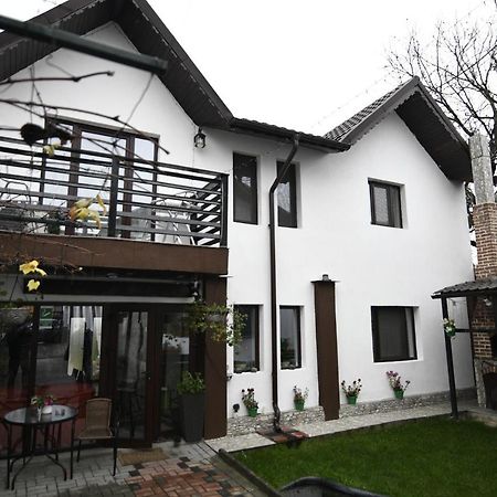 Upstairs Residence Târgu Jiu Εξωτερικό φωτογραφία