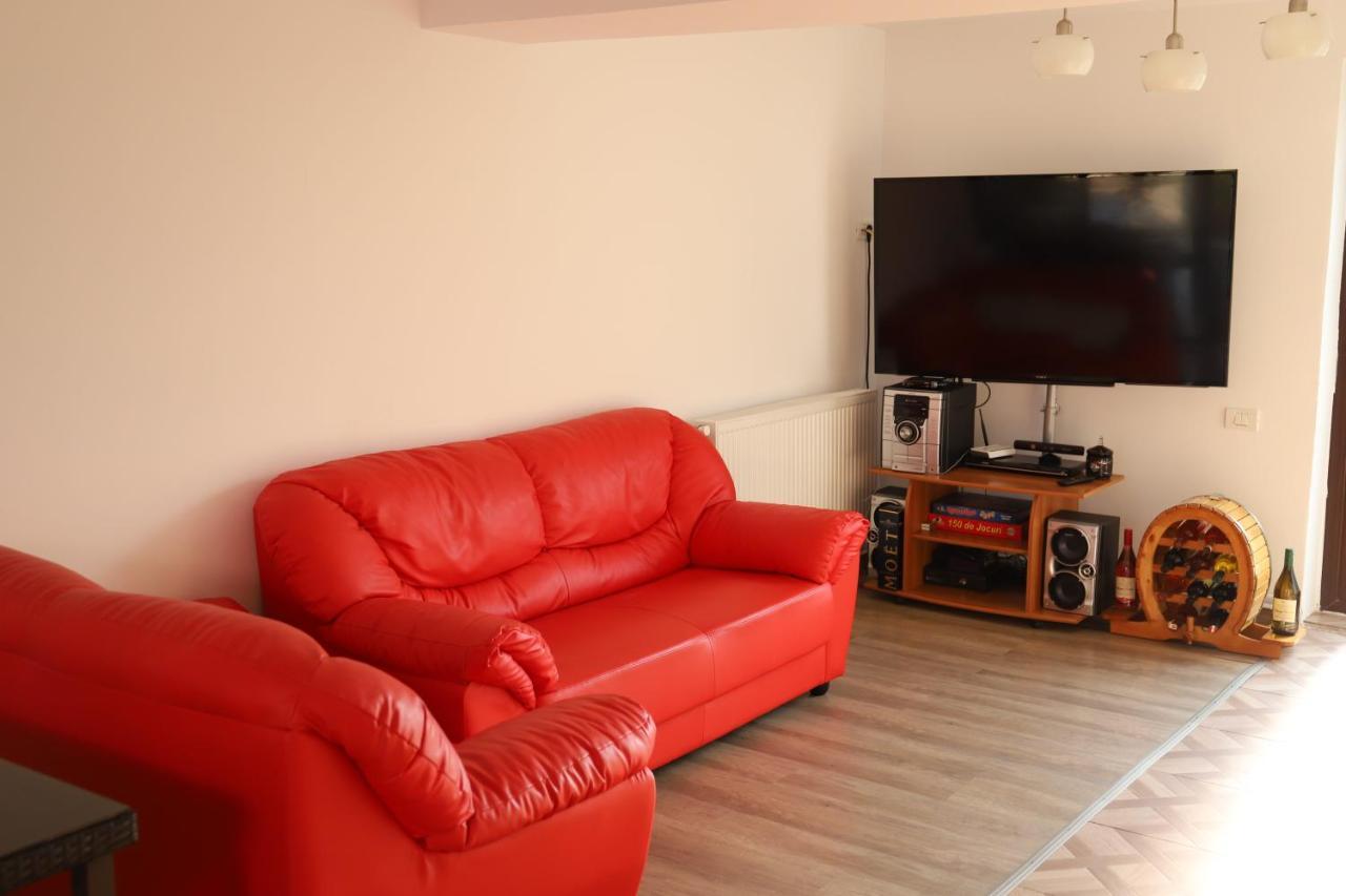 Upstairs Residence Târgu Jiu Εξωτερικό φωτογραφία