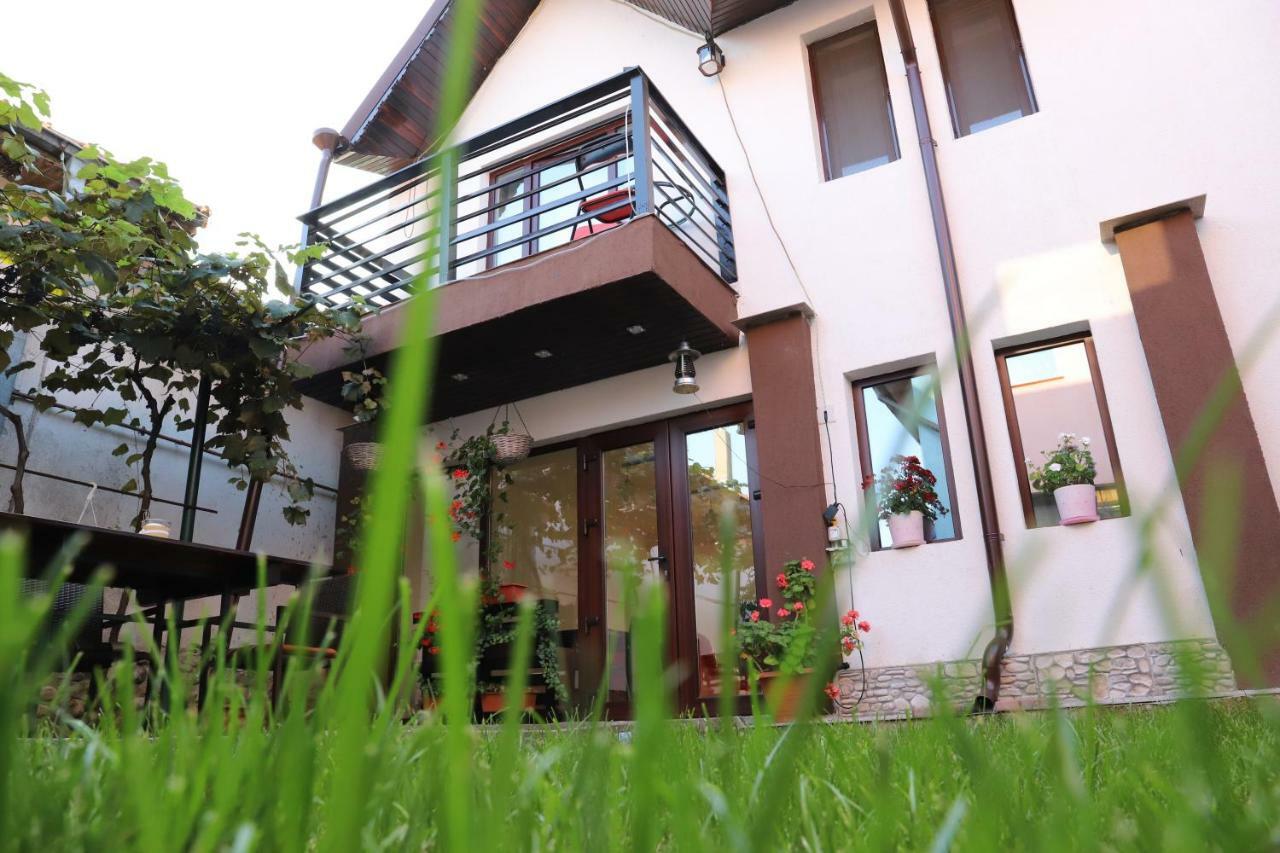 Upstairs Residence Târgu Jiu Εξωτερικό φωτογραφία