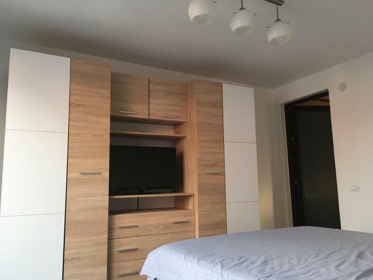 Upstairs Residence Târgu Jiu Εξωτερικό φωτογραφία