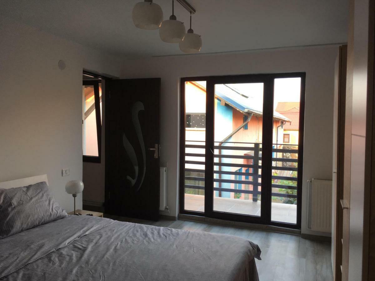 Upstairs Residence Târgu Jiu Εξωτερικό φωτογραφία