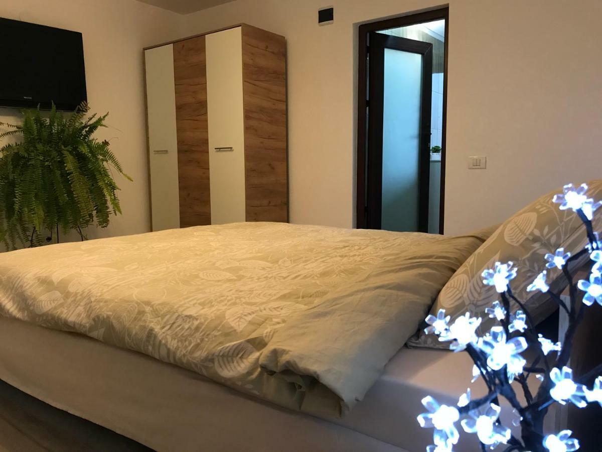 Upstairs Residence Târgu Jiu Εξωτερικό φωτογραφία