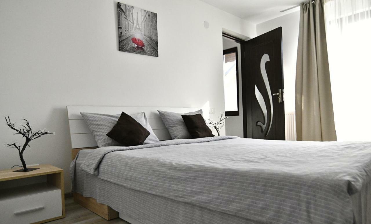 Upstairs Residence Târgu Jiu Εξωτερικό φωτογραφία