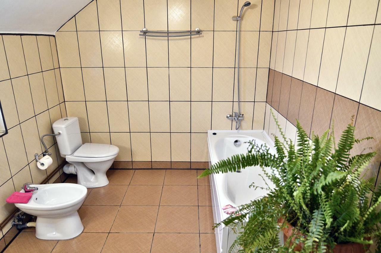 Upstairs Residence Târgu Jiu Εξωτερικό φωτογραφία