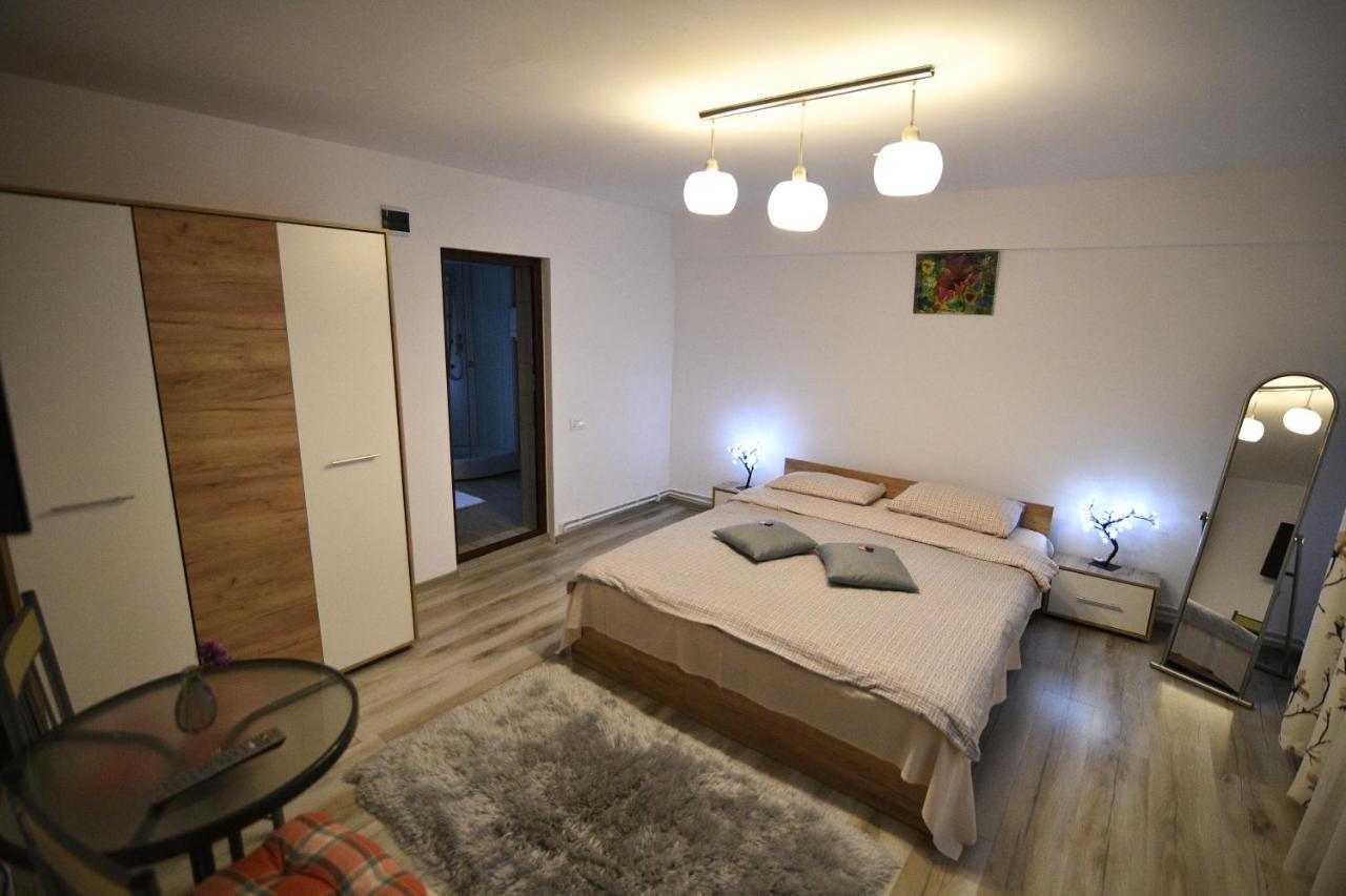 Upstairs Residence Târgu Jiu Εξωτερικό φωτογραφία