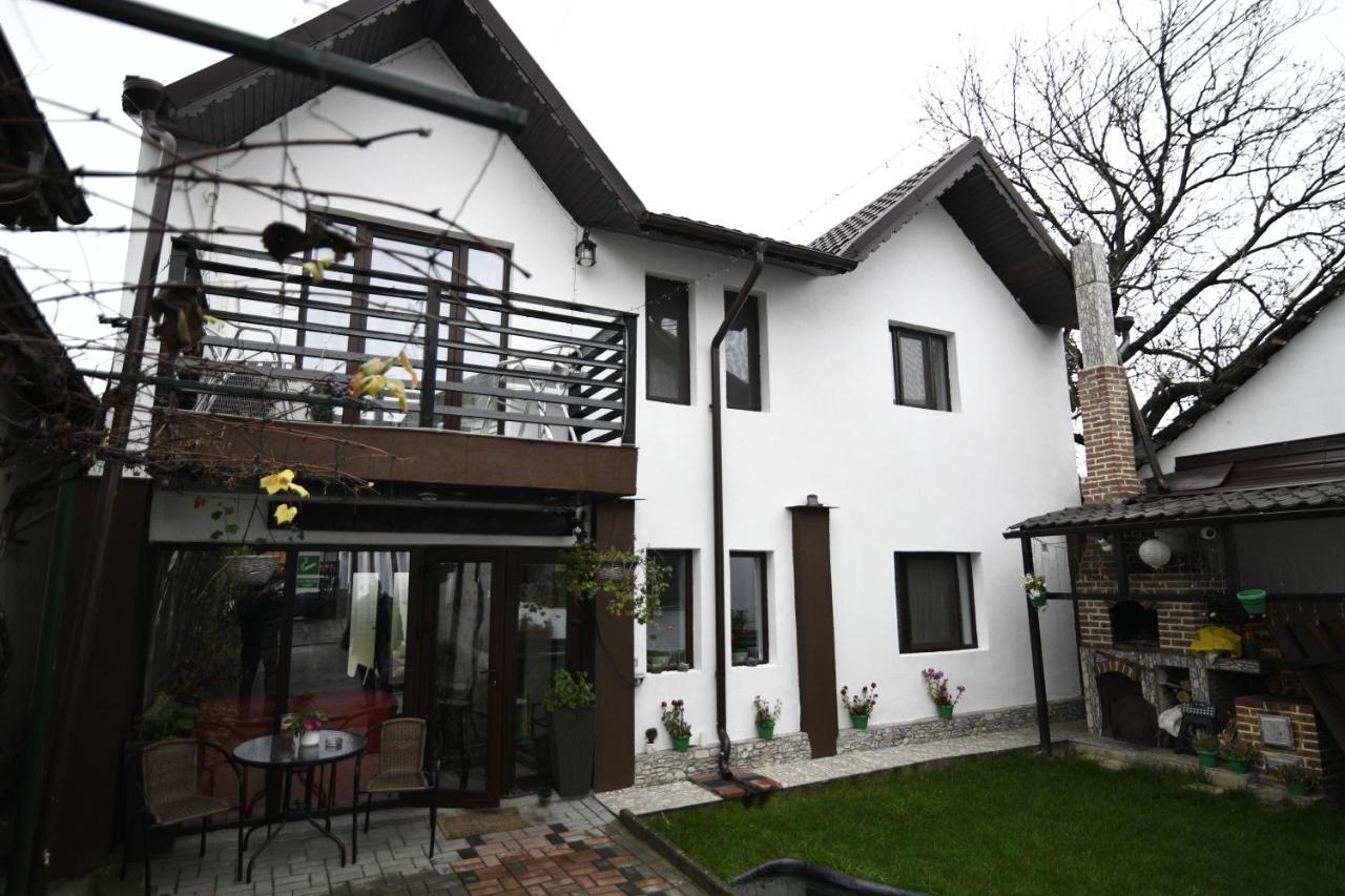 Upstairs Residence Târgu Jiu Εξωτερικό φωτογραφία